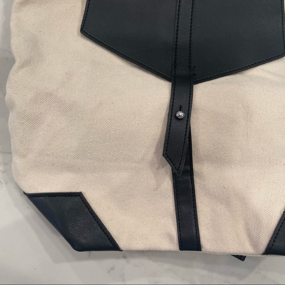 🎉HP🎉 NWOT Deux Lux cream & black Demi canvas backpack - Picture 11 of 16